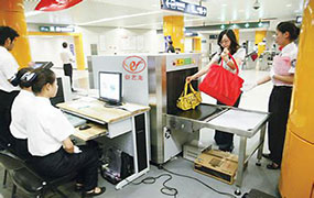 全國軌道交通、快遞等行業(yè)發(fā)展迅速，快遞X光安檢機出招！